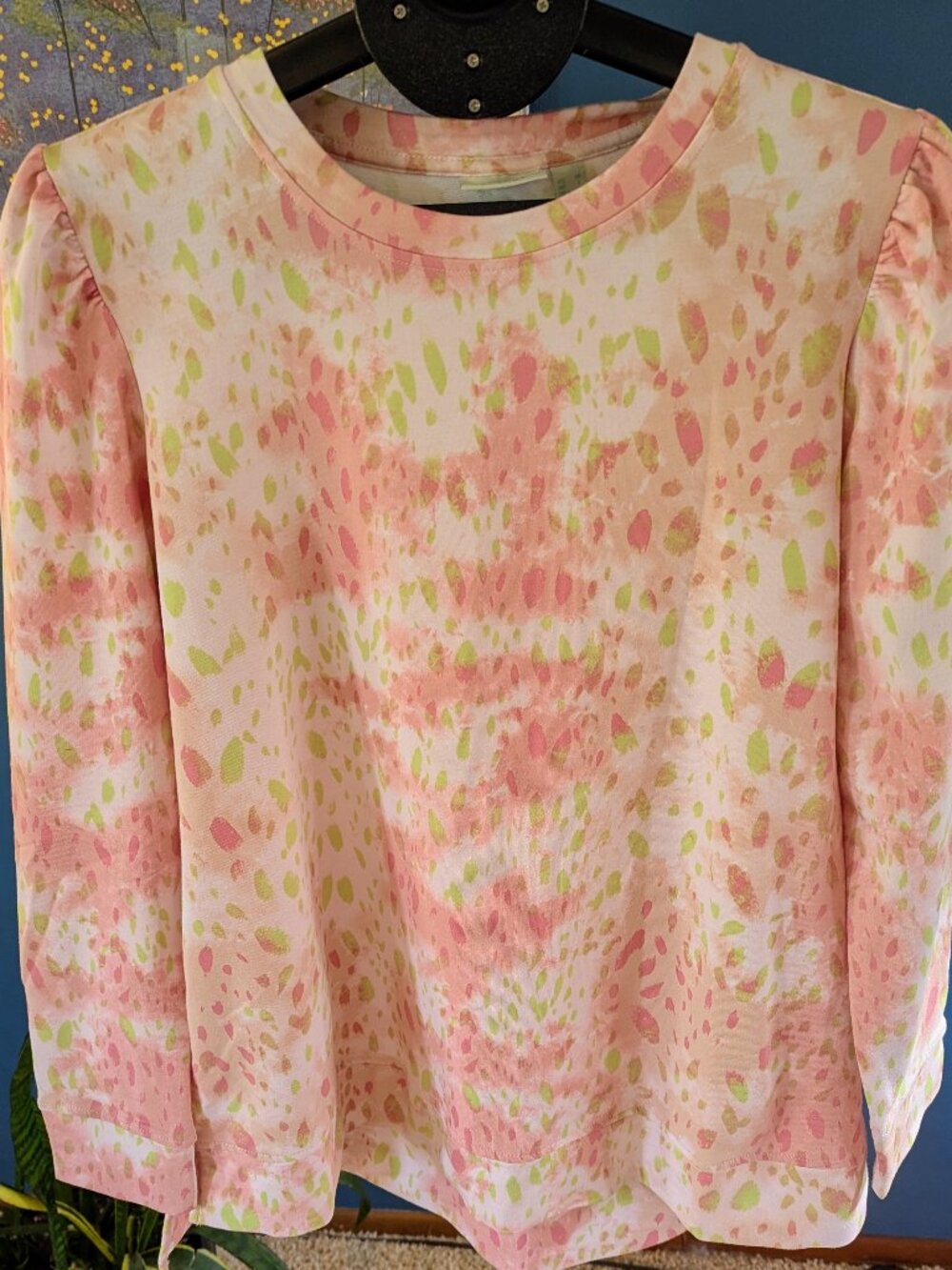 Logo by Lori Goldstein. French terry top. Medium! Super Soft